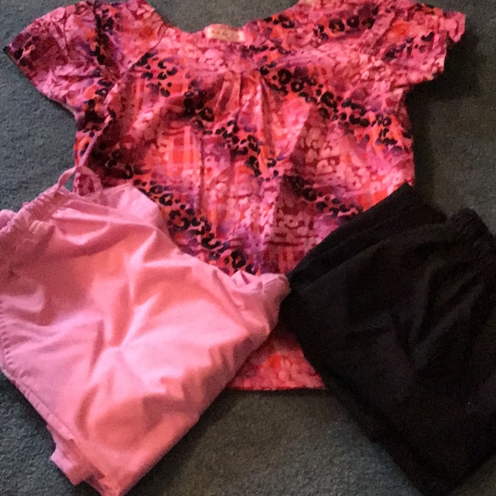 2 uniform scrub pants S 1 uniform top S
